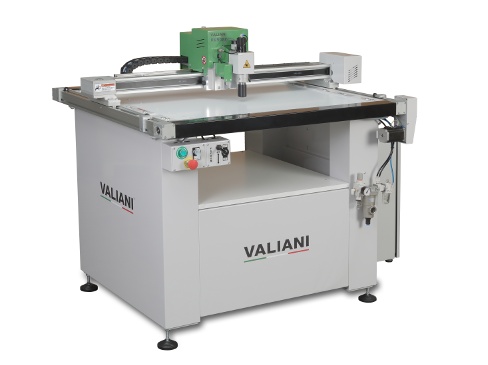 The Compact Digital Cutting System VALIANI RV5080 will be show in Fespa
