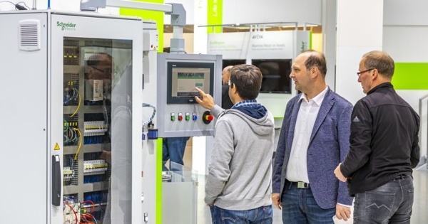 Schneider Electric presenta nuevas soluciones digitales de colaboración y productividad