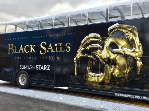 Anuncio de la serie Black Sails en autobús. Gráfico de Black Sails en autobús impreso en 3D por Carisma.