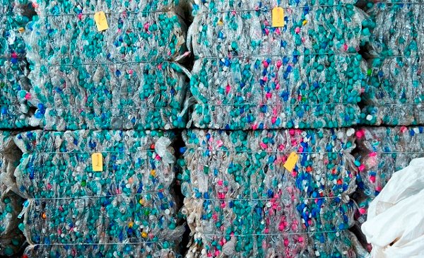 The Body Shop lanza su primera línea con botellas de plástico reciclado de comercio justo