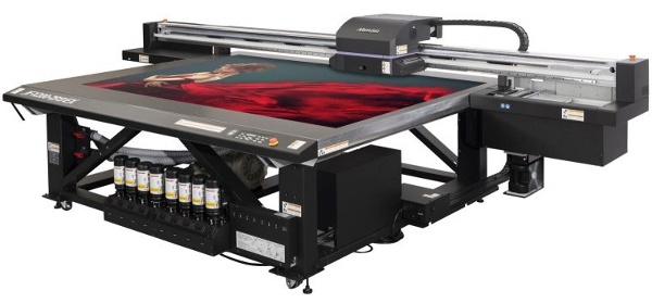 Mimaki lanza la impresora plana de inyección de tinta UV para gran formato JFX200-2513 EX en FESPA