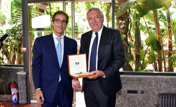 Fira de Barcelona homenajea al expresidente de Hispack, Javier Riera-Marsá
