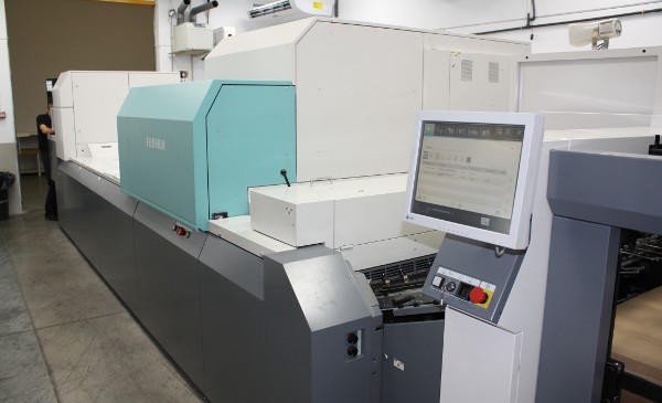 Comeco Gr&aacute;fico ampl&iacute;a su portfolio de productos gr&aacute;ficos con la incorporaci&oacute;n de nuevos equipos de impresi&oacute;n Inkjet FUJIFILM suministrados por CYAN
