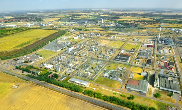 DOMO Chemicals firma un acuerdo para adquirir el negocio de poliamidas de alto rendimiento de Solvay en Europa