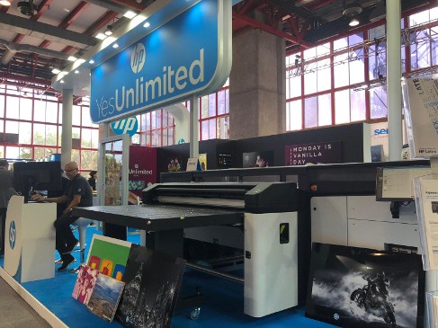 HP mostró por primera vez en España su impresora HP Stitch para textil