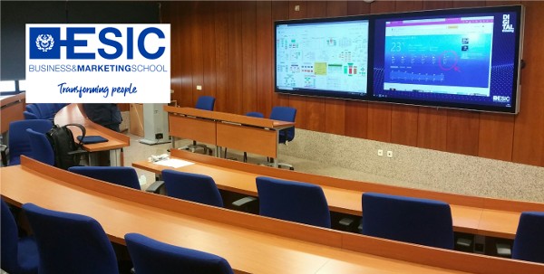 ESIC Business&Marketing School incorpora el nuevo display multitáctil dual e-blackboard