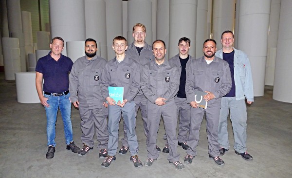 Zanders welcomed six new apprentices