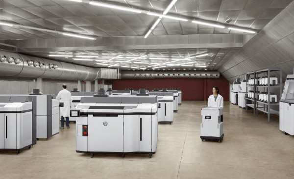 HP presenta las nuevas suscripciones, servicios de impresión 3D y alianzas para acelerar el proceso de fabricación digital de los clientes
