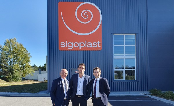 Comexi felicita a Sigoplast por la inauguración de su nueva fábrica en Saint Pal de Mons