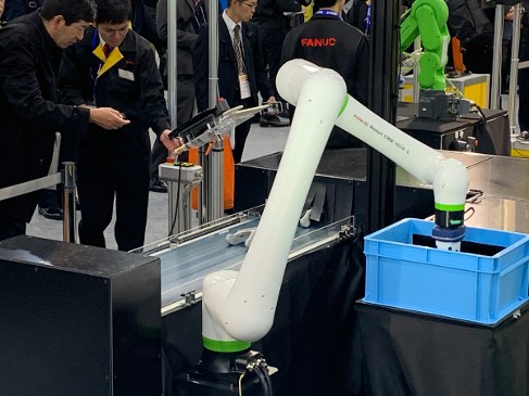 FANUC presenta un nuevo robot colaborativo ligero: el CRX-10iA