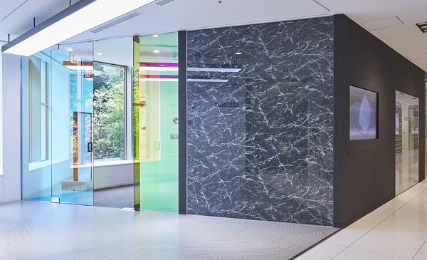 Spandex añade la innovadora gama 3M™ DI-NOC™ Glass Finishes a su cartera de productos para decoración de interiores