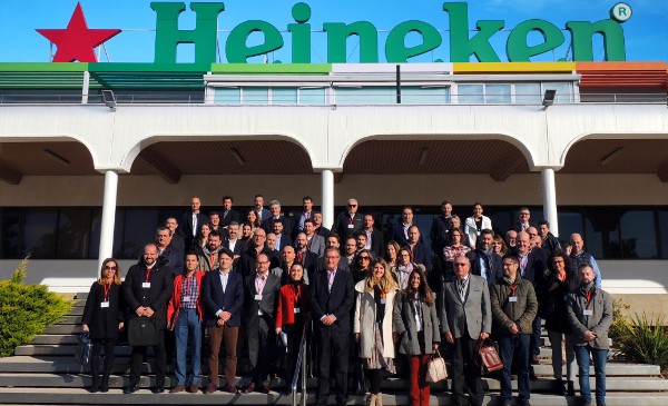 Heineken logra reducir un 30% el peso de su botella de vidrio en los últimos 20 años