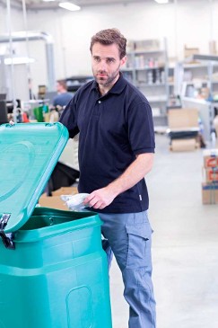 Los paños de limpieza reutilizables MEWA contribuyen a la seguridad de los empleados
