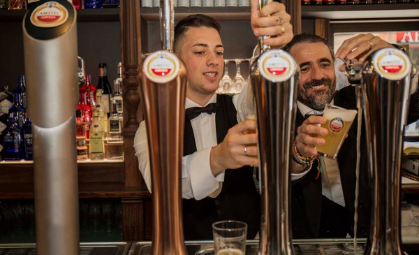 Cruzcampo y Amstel aportan más de 15 millones de cañas en apoyo a nuestros bares