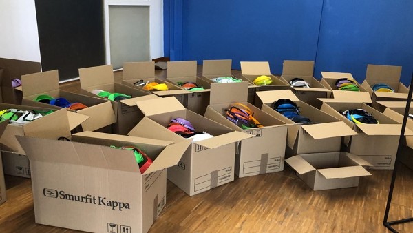 Smurfit Kappa dona 1,5 millones de euros y material fabricado en cartón ondulado para mitigar los efectos del coronavirus
