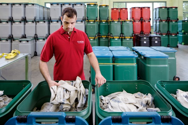 Los paños de limpieza reutilizables de MEWA son clave en un modelo sostenible
