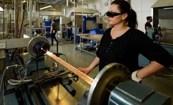 La compañía eta plus electronic gmbh en Nürtingen, se especializa en la producción de lámparas UV y balastos de alta calidad