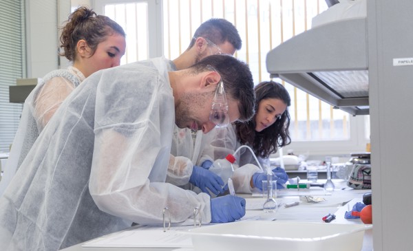 AIMPLAS y la Universitat de València crean el primer título de Experto Universitario en Bioplásticos y Biocomposites