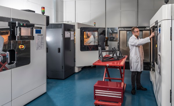 BAE Systems instala su cuarta impresora 3D F900 de Stratasys para apoyar la iniciativa de "fábrica del futuro"