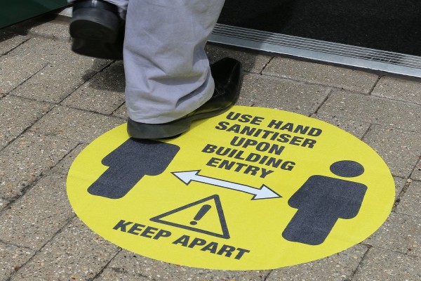 Lintec launches slip-resistant r12-rated exterior floor graphic solution