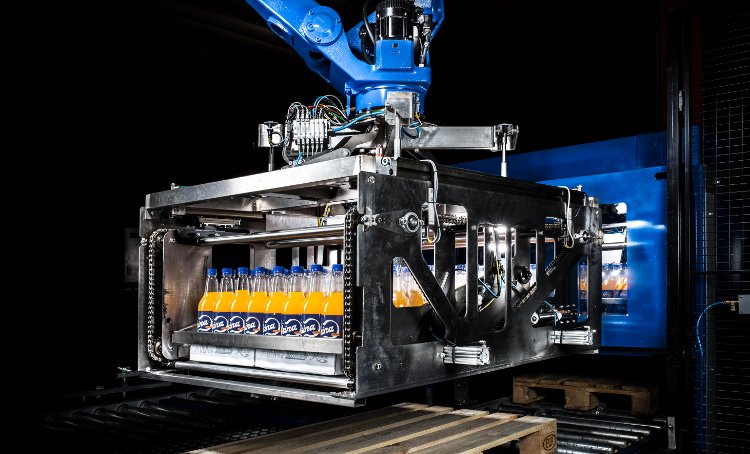 Yaskawa recibe el tercer puesto de Robotics Award 2020 por la patentada "Air Grip World" para el sector bebidas