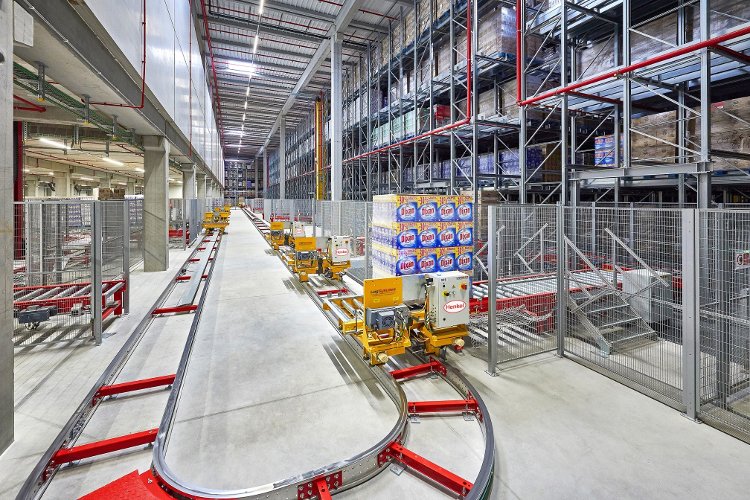 Henkel pone en marcha en España su nuevo centro logístico automatizado para el sur de Europa