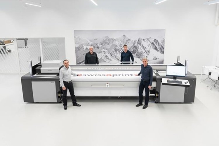 La nueva Junta Ejecutiva de Swissqrint, de izquierda a derecha: Kilian Hintermann. (nuevo director ejecutivo), Hansjörg Untersander (I + D), Roland Fetting (director de I + D), Reto Eicher (nuevo director de tecnología). Crédito de la foto: Swissqprint.