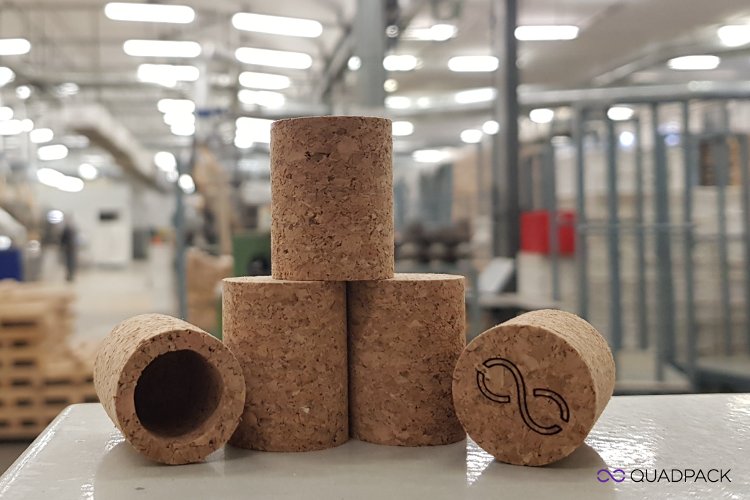Quadpack presenta una innovadora colección de tapones sostenibles de corcho para fragancias, en su gama QLine