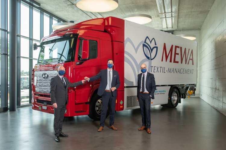El primer camión de hidrógeno del sector circula para MEWA