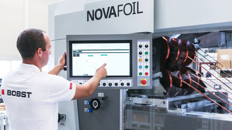 BOBST lanza la máquina de estampación en caliente NOVAFOIL 106 para el estampado cruzado en línea premium