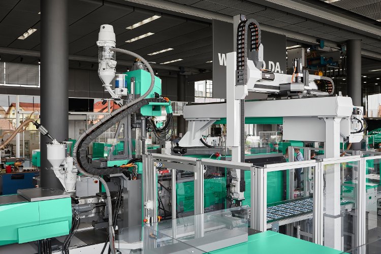 Arburg is launching a new series for production-efficient multi-component injection moulding