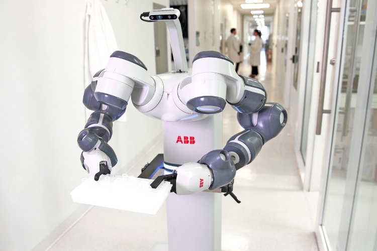 ABB se asocia con la start-up Sevensense para impulsar la próxima generación de robots móviles autónomos
