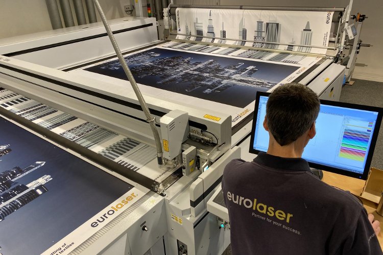 POSITIONplus de eurolaser garantiza siempre cortes exactos a lo largo del contorno de impresión
