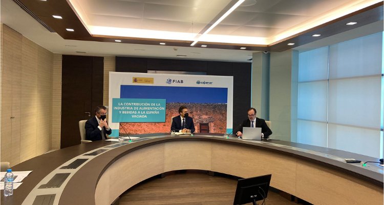 La industria de alimentaci&oacute;n y bebidas fija una poblaci&oacute;n de 834.737 personas y genera m&aacute;s de 305.000 empleos en la Espa&ntilde;a Vaciada