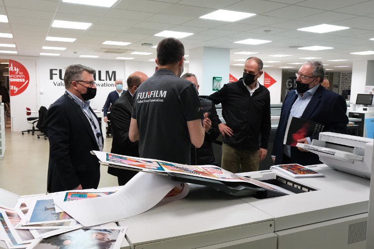 Fujifilm firma un acuerdo con Copy Service para la distribuci&oacute;n de sus sistemas de impresi&oacute;n digital Revoria en Catalu&ntilde;a