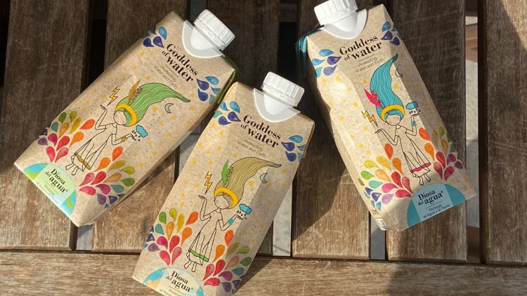 La Diosa del agua visit&oacute; Alimentaria por primera vez