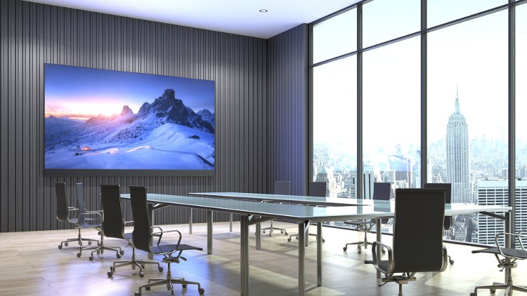 Sharp/NEC amplía su oferta de pantallas económicas para instalaciones de cartelería digital en interiores con un modelo de 108”