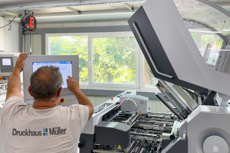 Druckhaus Müller OHG aumenta la productividad en su sección de postimpresión gracias la incorporación de nuevos equipos Stahlfolder
