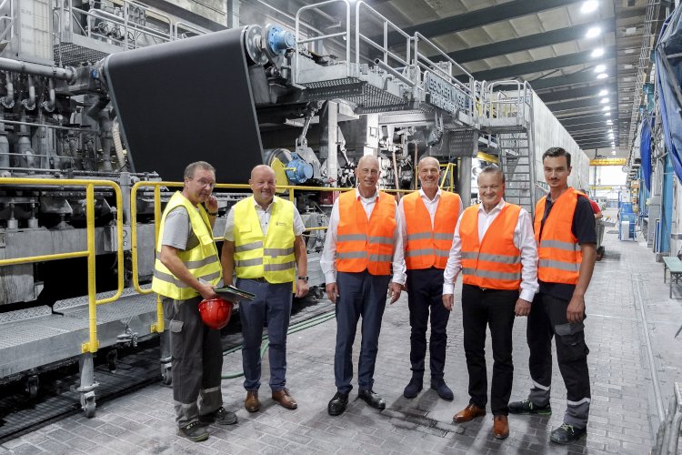 El ministro del partido SPD, Tiefensee, visita la planta de Koehler Paper en Greiz