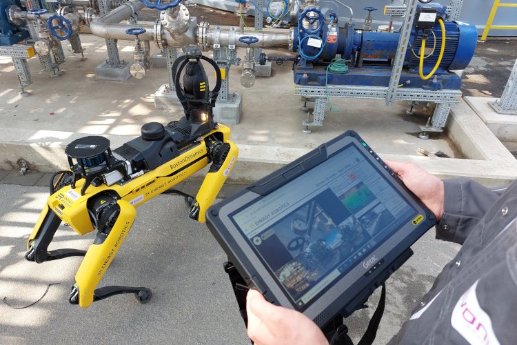 Evonik conf&iacute;a en la tablet f110 de Getac para controlar robots aut&oacute;nomos
