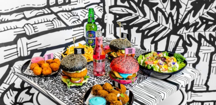 La cadena Vegan Junk Food Bar crea el primer restaurante 2D con la tecnología UVGel de Canon
