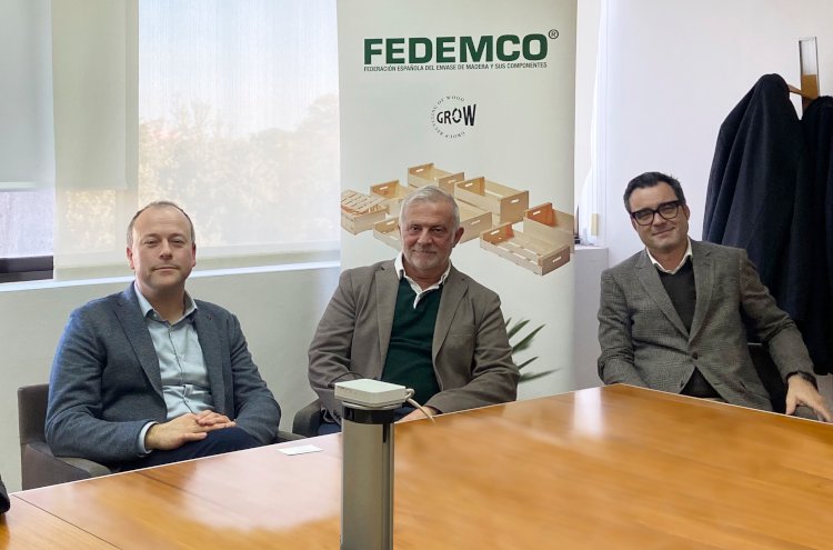D. Fernando Saludes García, presidente de ADIMME; D. Enrique Soler Segrelles, presidente de FEDEMCO y D. Artur Vélez Castellanos vicepresidente FEDEMCO