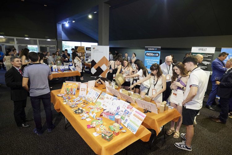 M&aacute;s de 5.000 estudiantes de dise&ntilde;o han &lsquo;conectado&rsquo; ya con empresas gracias a los Premios Nacionales de Envase
