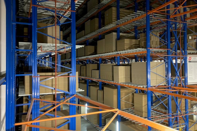Saica Pack inaugura un almacén automático vertical en su nueva planta en Escocia, gracias a Duro Felguera Logistic Systems