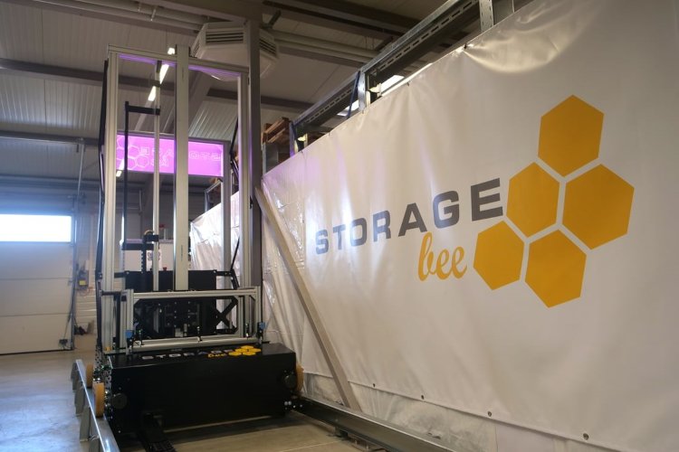 "Storage Bee" facilita la manipulación de materiales a las pymes gracias a la sensórica i.Sense y la cadena portacables autoglide 5 de igus