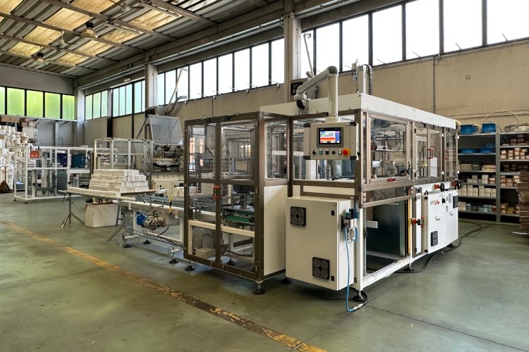 A dedicated solution for the feeding and case packing of interfolded products