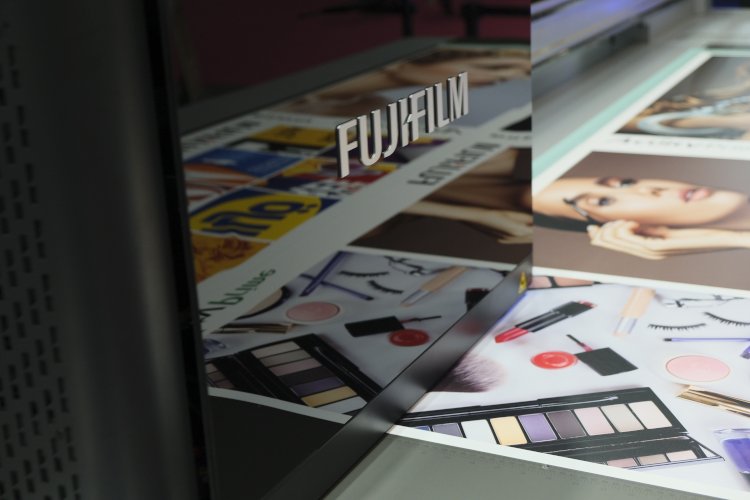 Fujifilm presentó en C!Print nuevos equipos de la gama Revoria Press