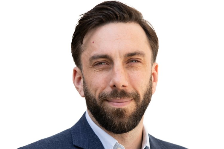 ISE ampl&iacute;a su equipo directivo