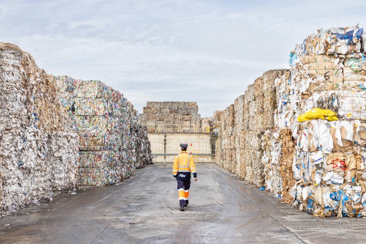 Nace el papel para bolsas shopping reciclando residuos textiles