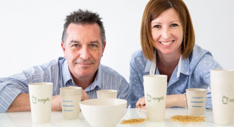 Joan Cristina y Elisabet Zaragoza son los artífices de Ecogots, la primera y única empresa europea que fabrica vasos reutilizables, personalizables